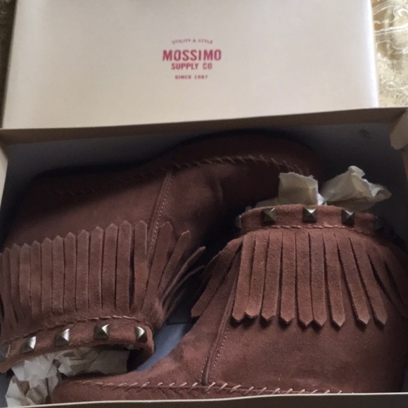 Mossimo Supply Co fringed hidden wedge bootie..Sale - Picture 6 of 11